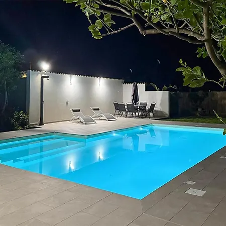 Feriehus Beautiful Home In Roccazzo