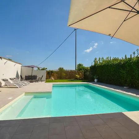 Beautiful Home In Roccazzo Feriehus